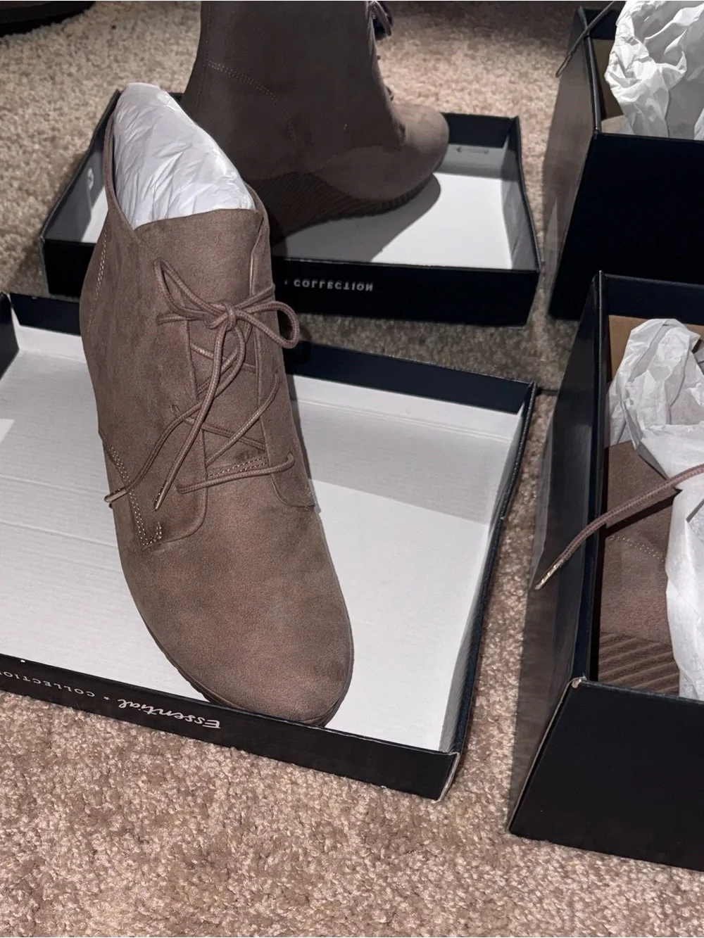 Dr. Scholl's Taupe Suede Lace Up Wedge Ankle Boots - Size 9.5